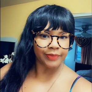 Meet your Posher, Nadine